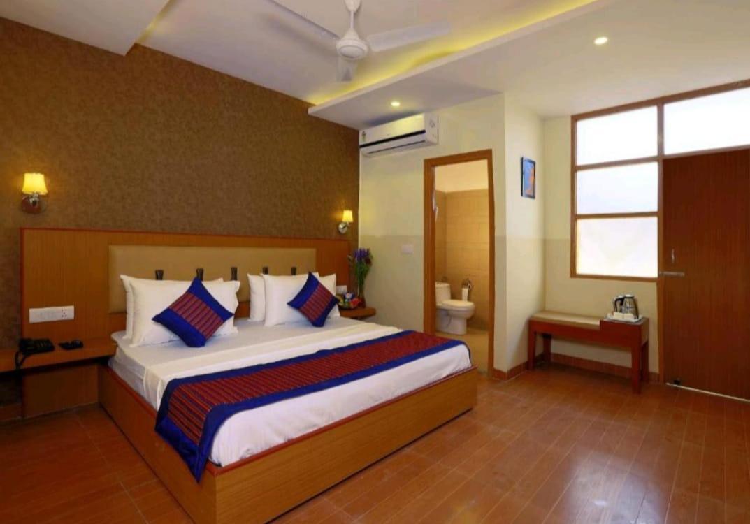 Hotel Airport Inn Yeni Delhi Dış mekan fotoğraf
