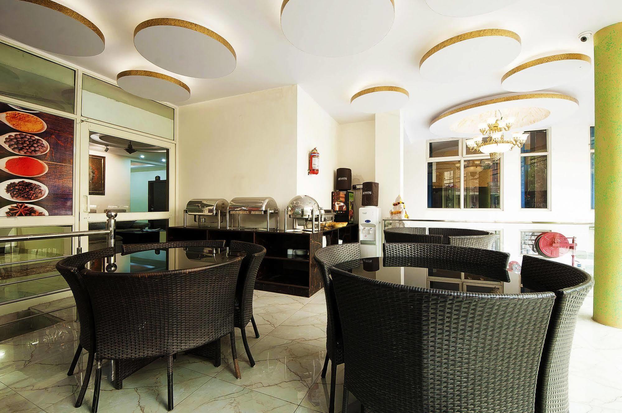 Hotel Airport Inn Yeni Delhi Dış mekan fotoğraf